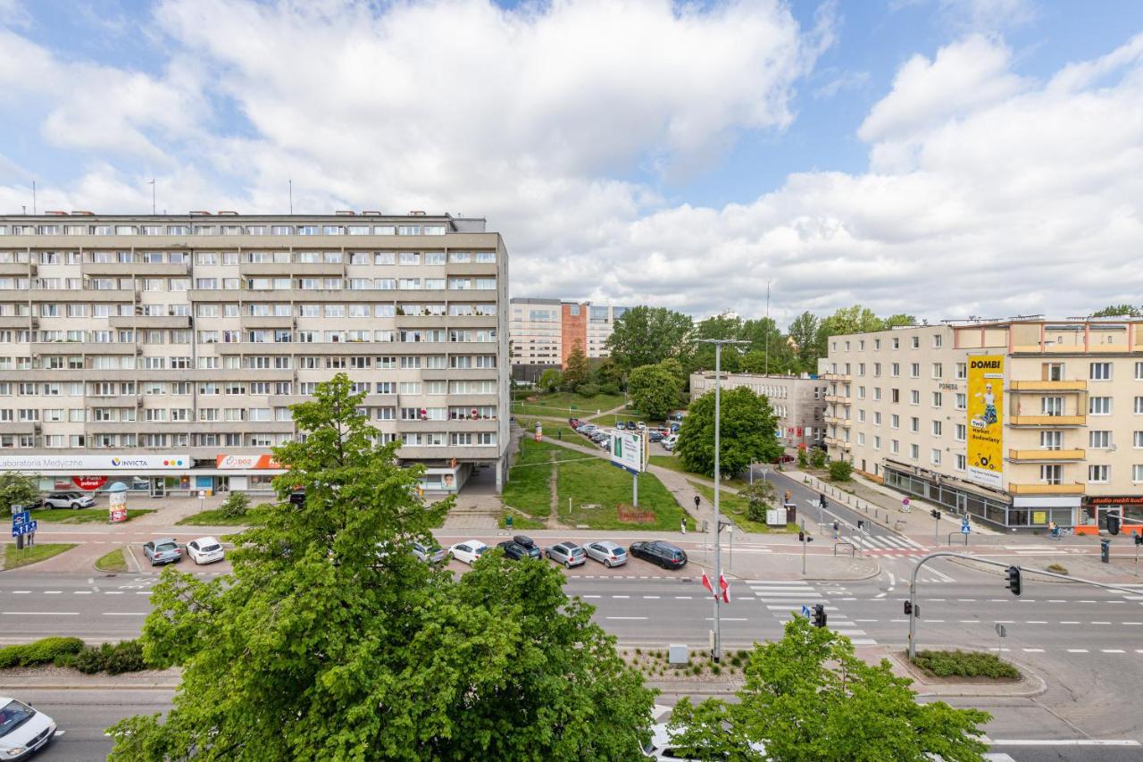 Marina Corner By Renters *